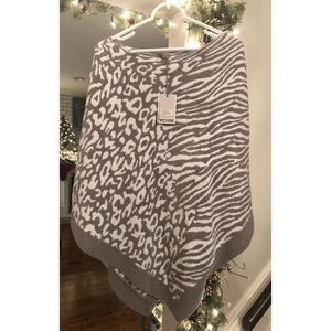 NWT Barefoot Dreams COZYCHIC Ultra Light Ocean Breeze PONCHO GRAY $118